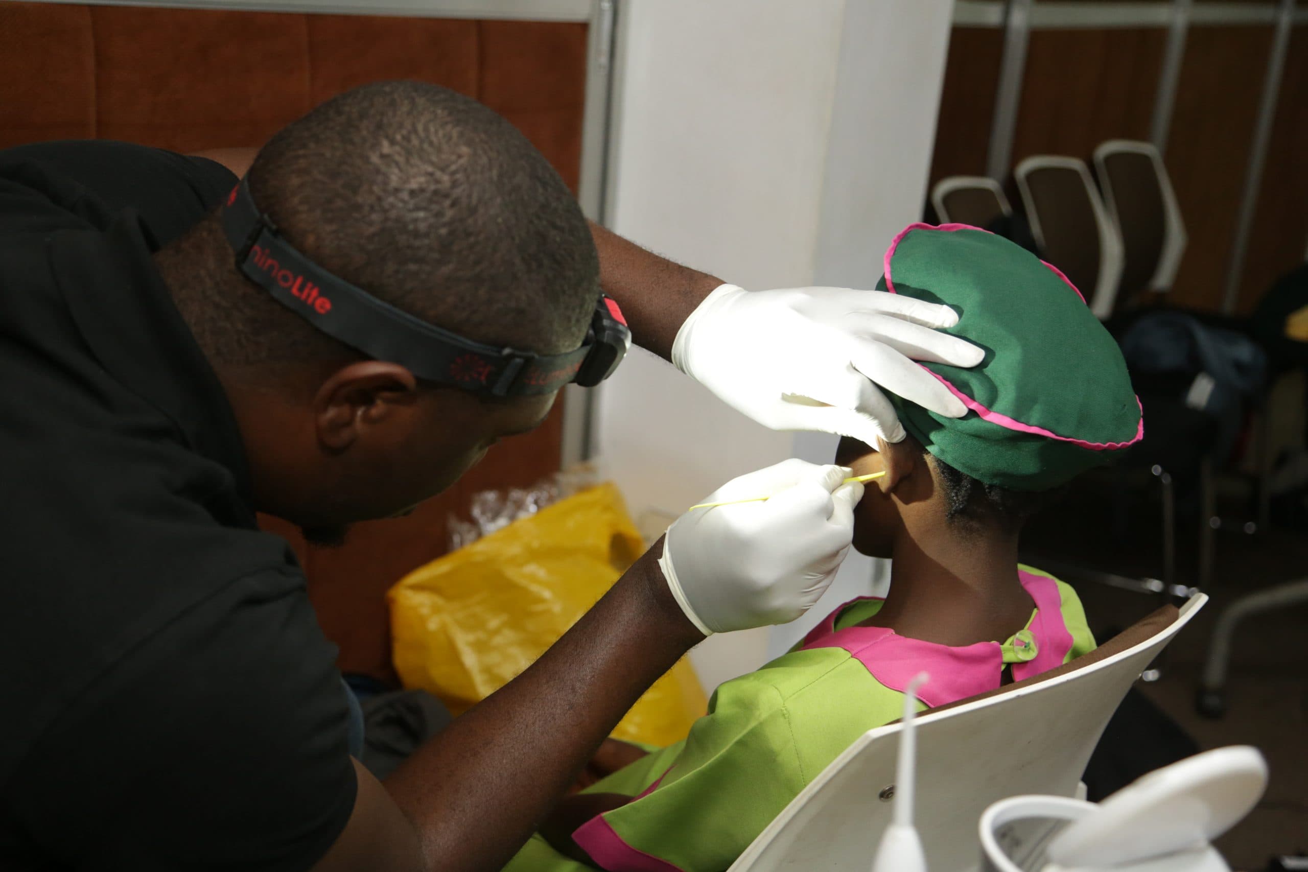 Audiologist running a pure tone audiometry test at HearMax Centre